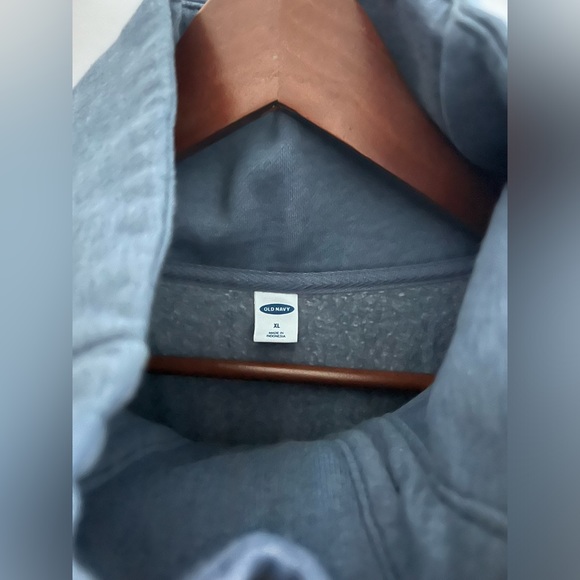 Old Navy Women's 1/4 Zip Cowl Neck
Pullover w. pockets - Picture 10 of 14